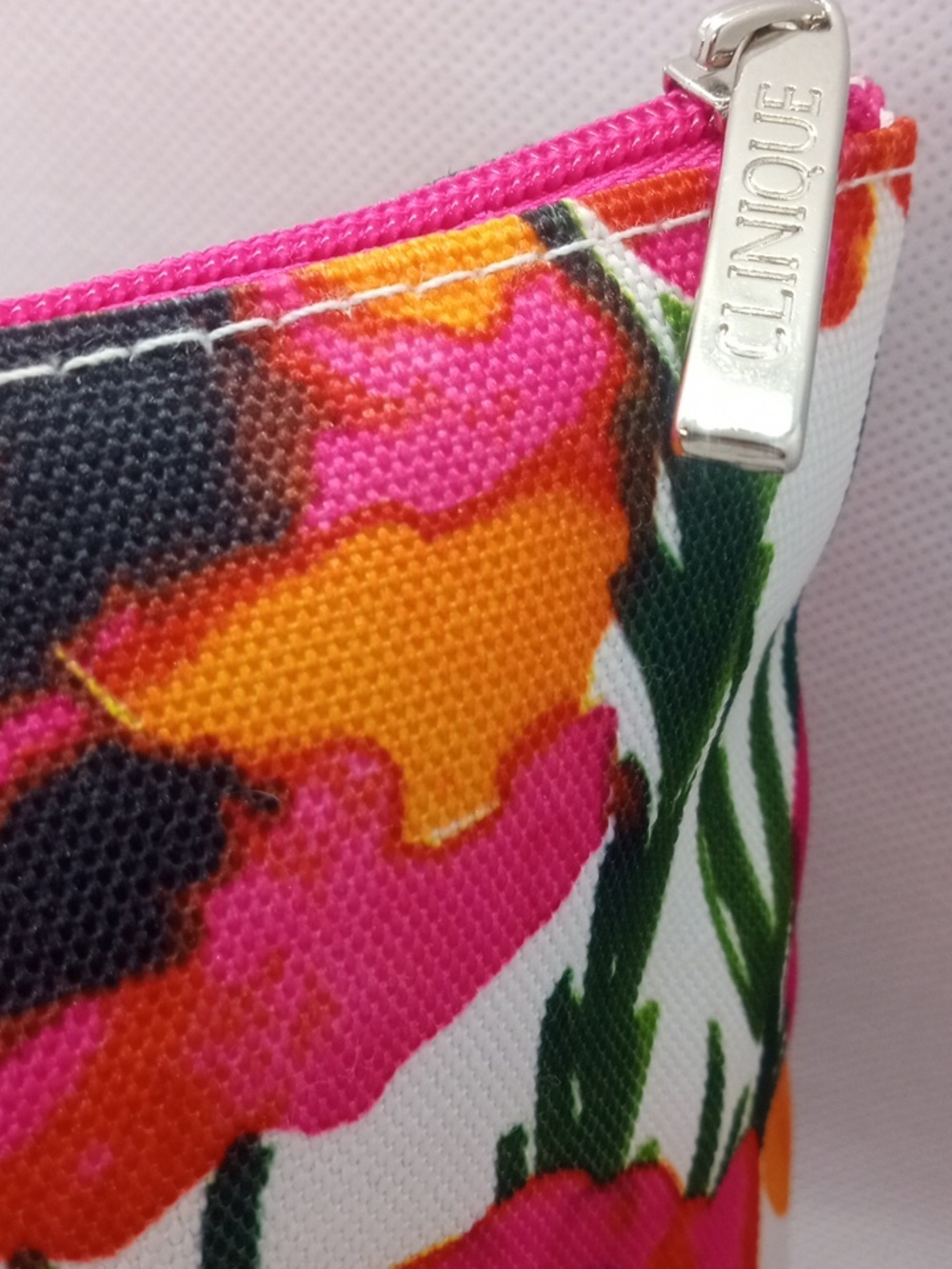 CLINIQUE MAKE UP BAG - Picture 3 of 9